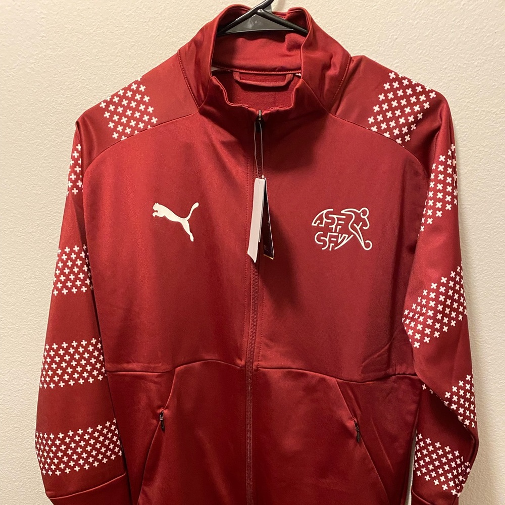 size M switzerland full zip soccer jacket! NWT!